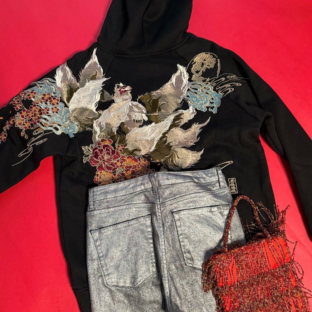Street Style 3-Piece Teen Look – Beaded Clutch, Printed Hoodie & Jeans – Size XS